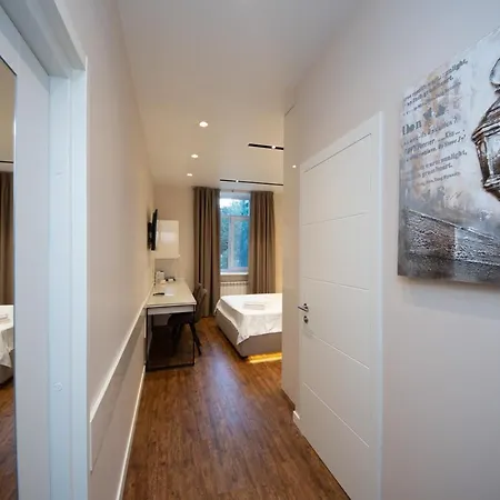 современный минимализм в центре киева. Appartement Kiev